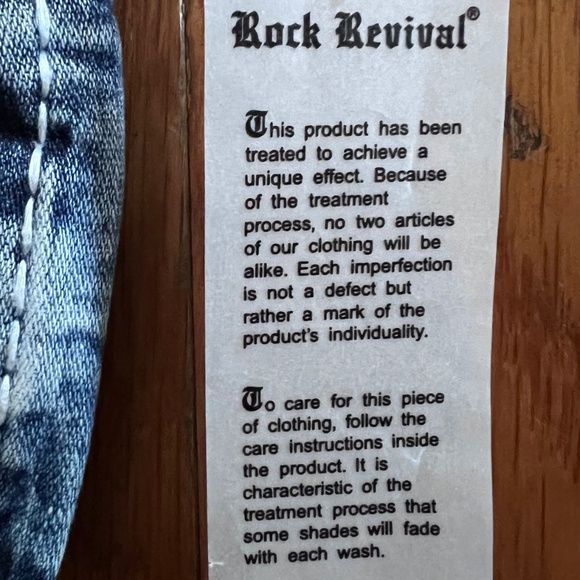 Rock Revival Crop Jeans - Picture 6 of 6